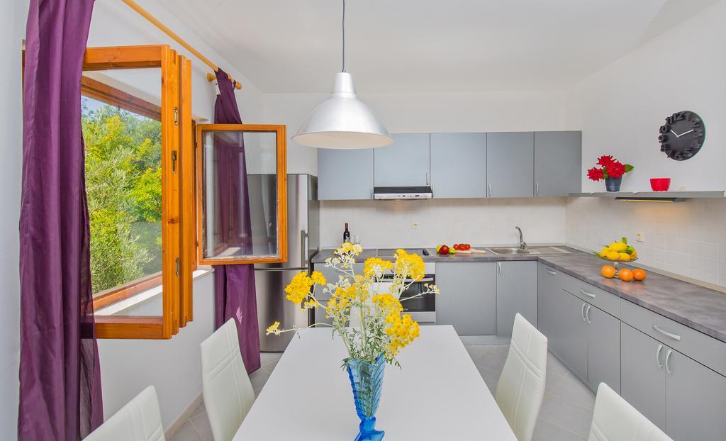 Apartment Lujak Donje Celo Exteriör bild